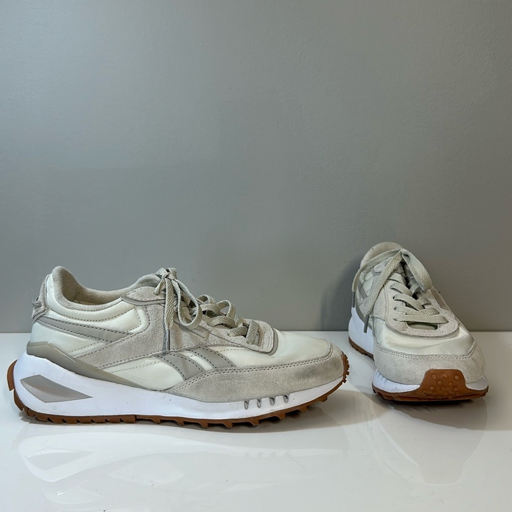 Reebok Classic Galaxy 10 Cream Athletic Shoes Size 8